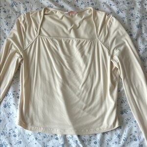 Fitted Cream Blouse with Long Sleeves and Crew Neck